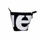černá toaletka bílá
